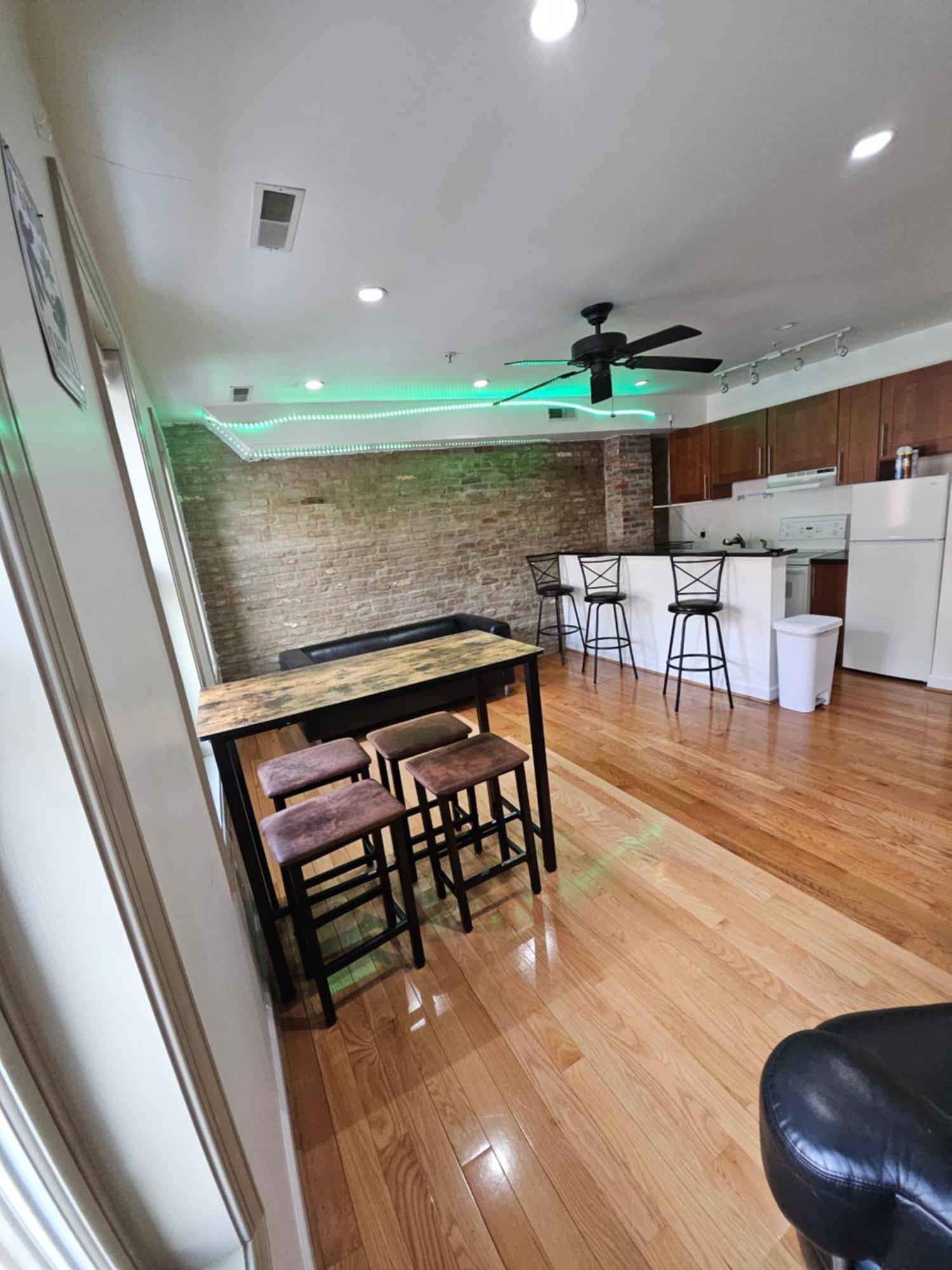 Dc Playhouse Bed And Breakfast Hotel วอชิงตัน ภายนอก รูปภาพ